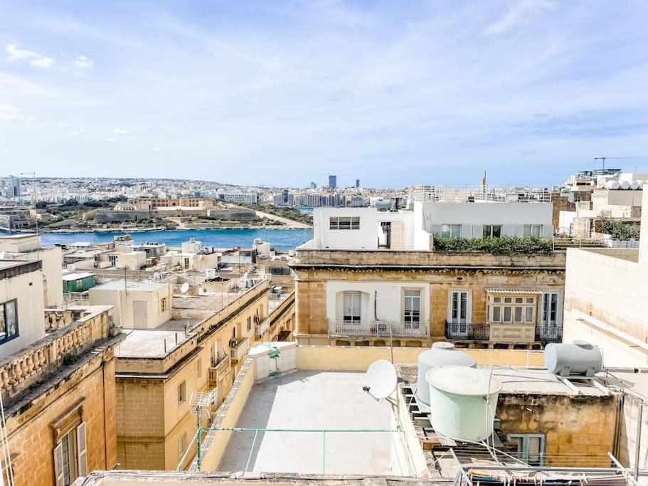 City Penthouse With Roof Terrace And Sea Views Valletta Luaran gambar