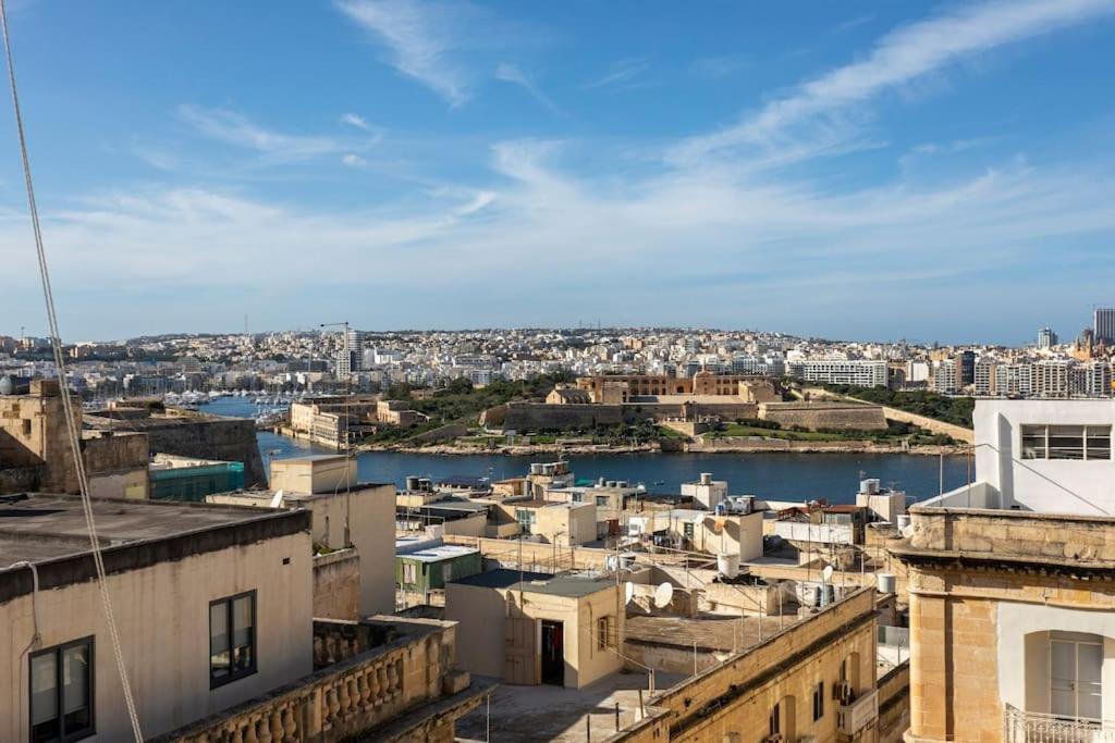 City Penthouse With Roof Terrace And Sea Views Valletta Luaran gambar