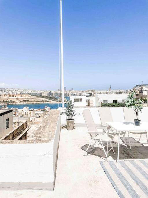 City Penthouse With Roof Terrace And Sea Views Valletta Luaran gambar