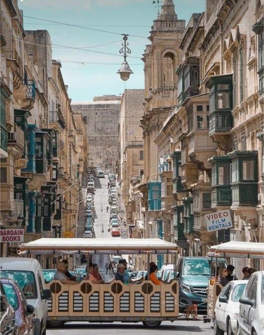 City Penthouse With Roof Terrace And Sea Views Valletta Luaran gambar