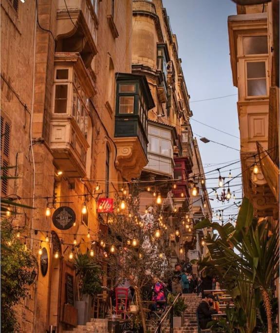 City Penthouse With Roof Terrace And Sea Views Valletta Luaran gambar