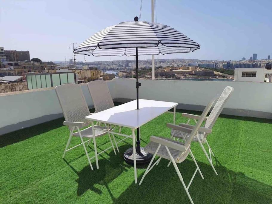 City Penthouse With Roof Terrace And Sea Views Valletta Luaran gambar