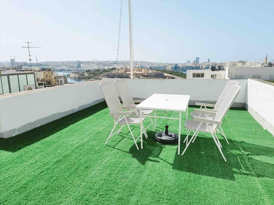 City Penthouse With Roof Terrace And Sea Views Valletta Luaran gambar