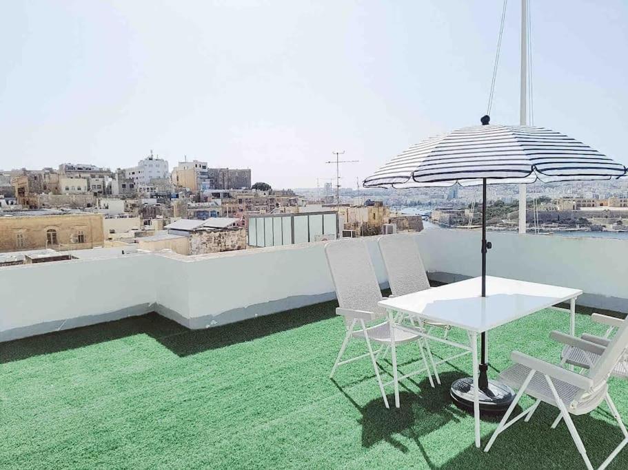City Penthouse With Roof Terrace And Sea Views Valletta Luaran gambar